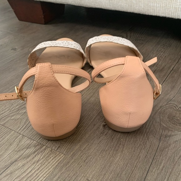 Old Navy Sandals Size 10 - Picture 3 of 4